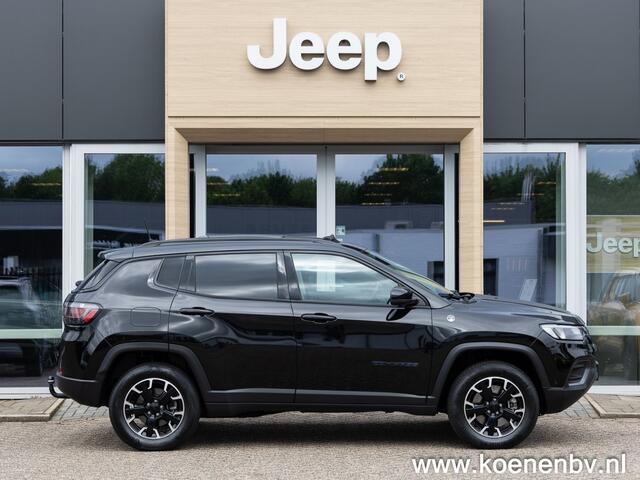Jeep COMPASS 4XE 240 4x4 Autom. PHEV Trailhawk PANO / LEER / ADAPT. CRUISE