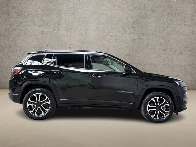 Jeep COMPASS 4xe 190 Plug-in Hybrid Electric Night Eagle 190Pk Automaat (VIRTUAL COCKPIT, APPLE CARPLAY, GROOT NAVI, 360 CAMERA, LEDER, GETINT GLAS, SPORTSTOELEN, ADAPTIVE CRUISE, NIEUWSTAAT)