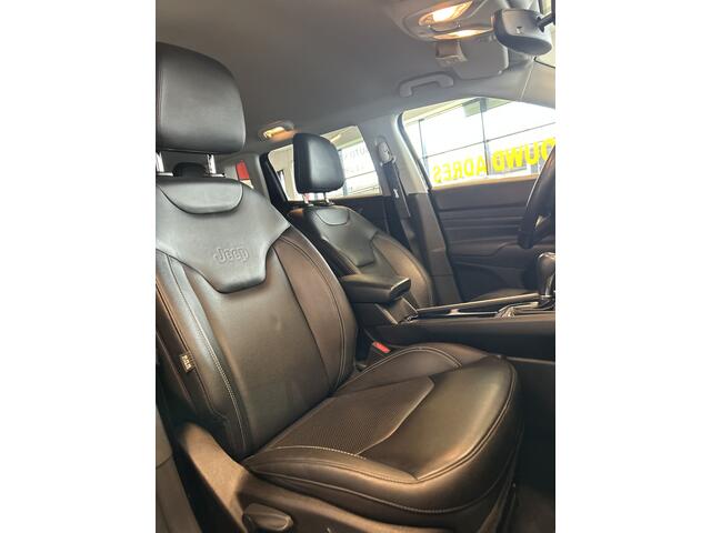 Jeep COMPASS 4xe 240 Plug-in Hybrid Electric S 4WD | Adaptieve cruise control | Lederen bekleding | Digital dashboard | Achteruitrijcamera | Stoel+Stuurverwarming | Lane assist | Adaptief onderstel | Apple carplay | Navigatie