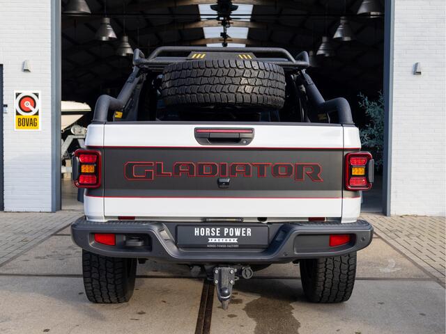 Jeep Gladiator JEEP *MARGE | 5-Zits | Grijs Kenteken* *Brute | Verhoogd | Instaplijsten | Achterrek | LPG | K&N | Stuur- & Stoelverw.*