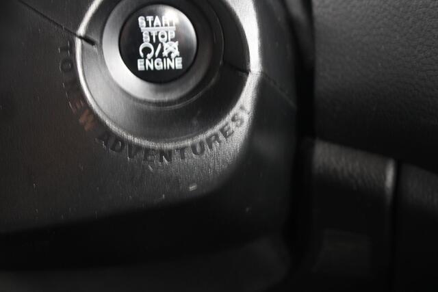 Jeep RENEGADE 1.4 MultiAir Limited / LEDER / NAVI / STOELVERWARMING