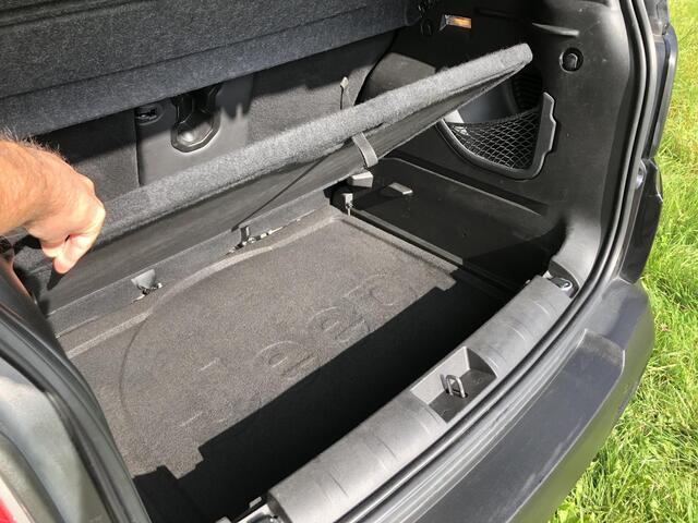 Jeep RENEGADE 1.4 MultiAir Limited NAVI|CLIMATE|LEER|CAMERA|STOELVERWARMING|PDC|18"