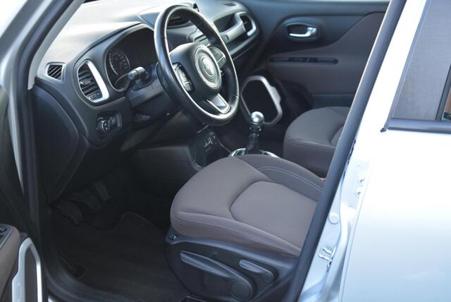 Jeep RENEGADE 1.4 MultiAir Longitude Night Eagle | Dealer auto | NAP | Winter pack