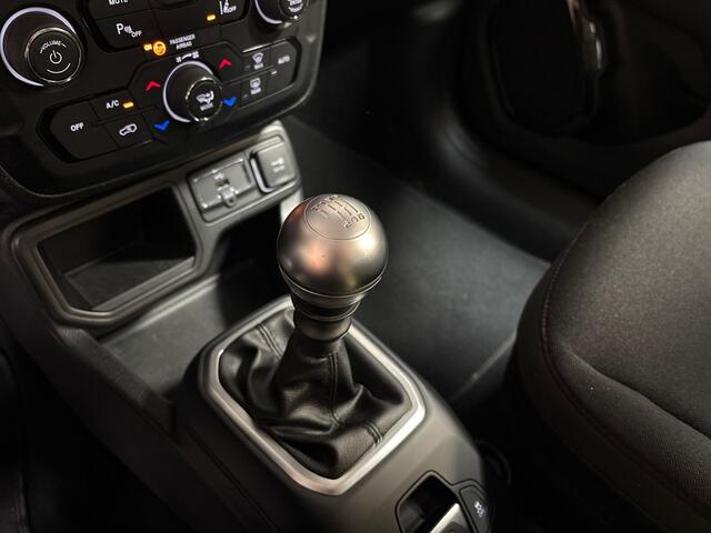 Jeep RENEGADE 1.0T Longitude (APPLE CARPLAY, CLIMATE, GETINT GLAS, KEYLESS, PARKEERSENSOREN, SPORTSTOELEN, CRUISE, TREKHAAK, NIEUWE APK, NIEUWSTAAT)