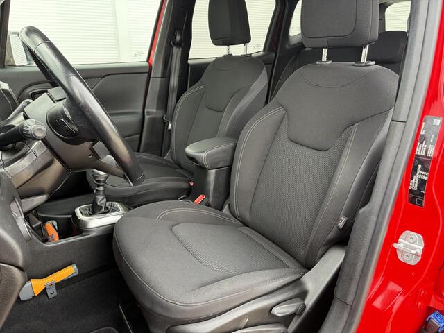 Jeep RENEGADE 1.0T Limited / Airco (automatisch) / Cruise control adaptief / Navigatiesysteem full map / Trekhaak ( 1250 kg ) /