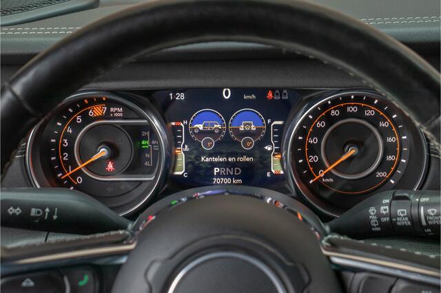 Jeep WRANGLER 2.0T Sahara, Origineel NL, 70.000km NAP, Leder, Stoel & Stuurverwarming, Keyless, Trekhaak, Carplay, Camera.