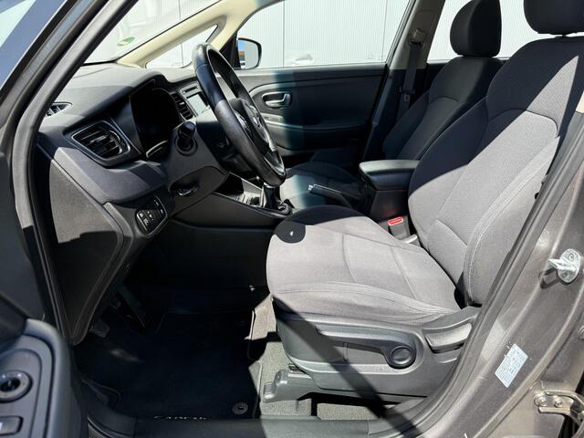 KIA CARENS 1.6 GDi DynamicLine / 7 persoons / Navigatie / Trekhaak / Climate Control / Cruise Control / Nette auto! /