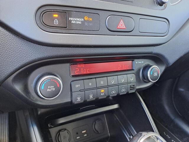 KIA CARENS 1.6 GDi DynamicLine 7-Persoons, Apple Carplay/Android auto,