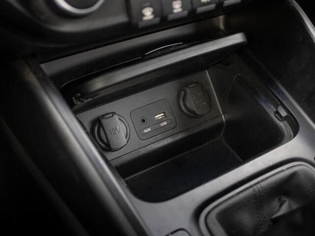 KIA CARENS 1.6 GDi DynamicLine | 7 Zitter | Trekhaak | Navigatie | Achteruitrijcamera |