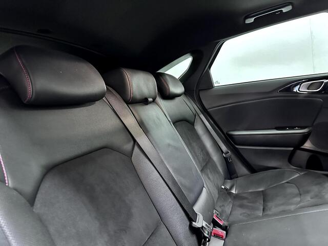 KIA CEE D Ceed 1.6T-GDi GT 204PK-Pano-Camera-Navi