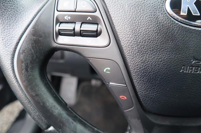 KIA CEE D 1.6 GDI First Ed. | cruise | led | navi/BT | lm.velg | dealer oh