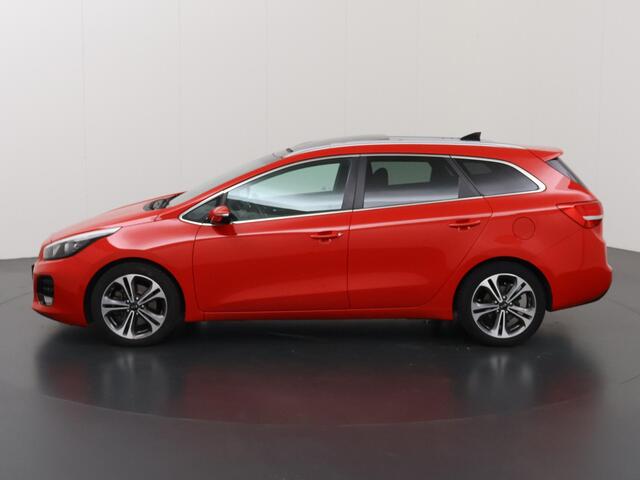 KIA CEE D cee'd Sportswagon 1.0 T-GDi GT-Line Summer Edition | Panoramadak | Stoel/Stuurwielverwarming | Navigatie | Parkeercamera | Climate control