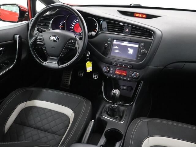 KIA CEE D cee'd Sportswagon 1.0 T-GDi GT-Line Summer Edition | Panoramadak | Stoel/Stuurwielverwarming | Navigatie | Parkeercamera | Climate control