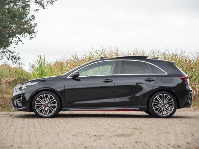 KIA CEE D Ceed 1.6 T-GDi GT Pano Virtual ACC JBL Memory