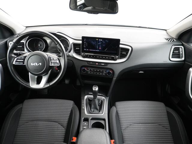 KIA CEE D Ceed Sportswagon 1.0 T-GDi 120PK Apple Carplay Android Auto Navi Ecc Camera Adap.Cruise Pdc DAB DynamicLine Spoorassistent activ Lmv 16" Connected services Bluetooth Led Regen-Lichtsensor Origineel Nederlandse Auto
