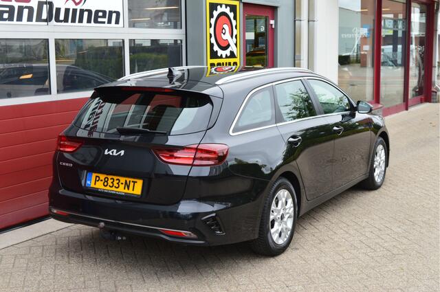 KIA CEE D Ceed Sportswagon 1.5 T-GDi DynamicLine O.a: Carplay, Clima, Navi, Trekhaak, All-Season banden, Camera, Etc.. Rijklaar! All-In prijs!