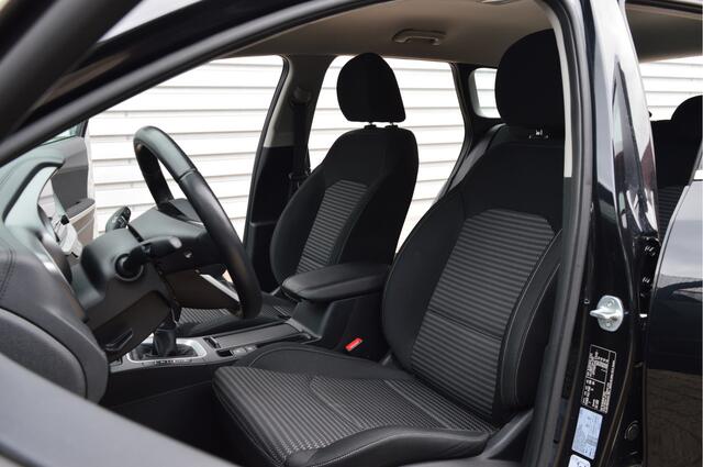 KIA CEE D Ceed Sportswagon 1.5 T-GDi DynamicLine O.a: Carplay, Clima, Navi, Trekhaak, All-Season banden, Camera, Etc.. Rijklaar! All-In prijs!