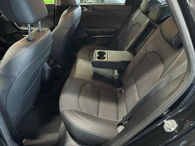 KIA CEE D 1.0 T-GDI DYN.PLUSL. CAMERA. STUUR EN STOEL VERWARMING.