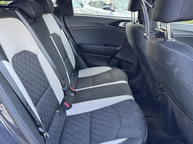 KIA CEE D Ceed Sportswagon 1.0 T-GDi GT-Line Business Edition