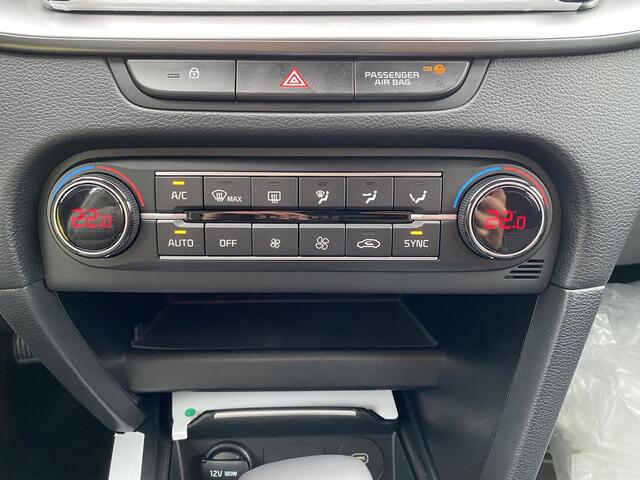 KIA CEE D Ceed SW 1.5 T-GDi DCT7 DynamicLine | Demo | Navigatie | Parkeercamera | Climate Control | Cruise Control Adaptief |