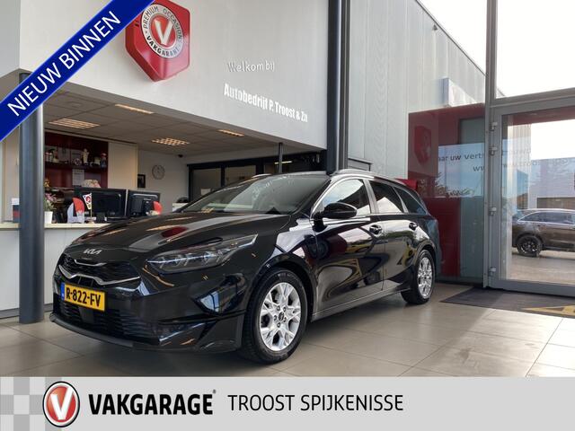 KIA CEE D Ceed Sportswagon 1.0 T-GDi MHEV DynamicPlusLine,NL Auto,1e Eigenaar 100% Onderhouden,Automaat,Navigatie,Achteruitrijcamera,Spraakbediening,Trekhaak,Keyless,Climate&Cruisecontrol Adaptief,Telefoonlader,Stoel&Stuurverwarming,16 Inch Lmv