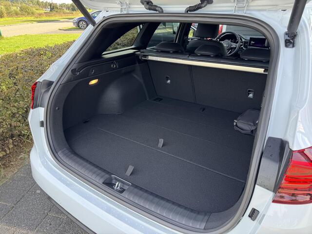 KIA CEE D Ceed Sportswagon 1.0 T-GDi Design Edition Rijklaar vanaf ¤29.495,- Nu tijdelijke voordeel van ¤8.400,-