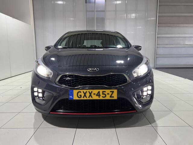 KIA CEE D cee'd 1.6 T-GDi GT 204 PK, 19 inch, Navigatie, Camera.