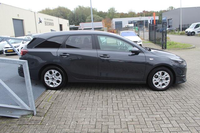 KIA CEE D Ceed Sportswagon 1.0 T-GDi DynamicPlusLine Achteruitrijcamera/Apple carplay/Stuurverwarming/Stoelverwarming/Cruise control/Climate control