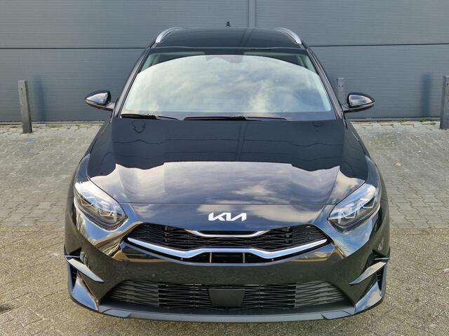 KIA CEE D Ceed Sportswagon 1.5 T-GDi DynamicPlusLine DCT7 Automaat | Stoel- en stuurwielverwarming | Parkeersensoren achter | Adaptieve cruise control | Dodehoekassistentie |