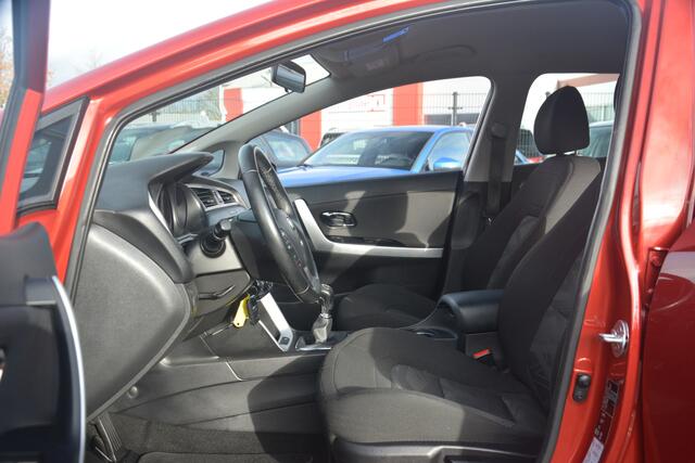 KIA CEE D cee'd Sportswagon 1.6 GDI First Edition | Navigatie | Camera | Airco | Cruise-control | NL auto!! |