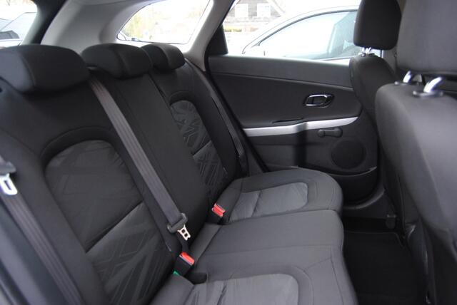 KIA CEE D 1.6 GDI First Ed.