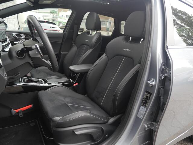 KIA CEE D Ceed Sportswagon 1.5 T-GDi GT-Line | Cruise | Clima | Camera | Pano | navi | Stoel-stuurverwarming |