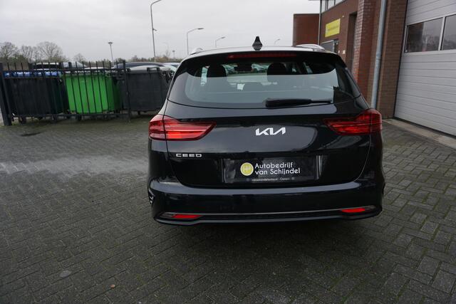 KIA CEE D Ceed Sportswagon 1.5 T-GDI 160PK AUTOMAAT DYNAMICLINE OKT 2023 CAMERA NAVIGATIE ANDROID-APPLECARPLAY RIJSTROOKSENSOR ECC AIRCO CRUISECONTROL PARKEERSENSOREN BLUETOOTH 4X ELECTR.RAMEN-SPIEGELS