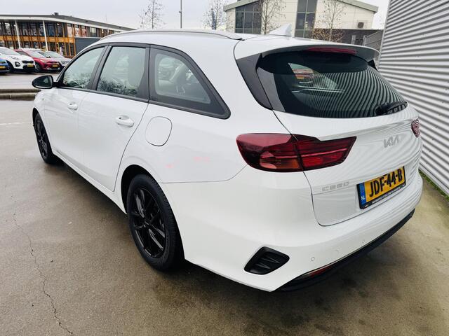 KIA CEE D Ceed Sportswagon 1.0 T-GDi ComfortLine Black Wheels + All 4 season banden Demo auto ! | BTW Auto | Km-stand kan iets varieeren ! | Informeer altijd even of de auto aanwezig is..