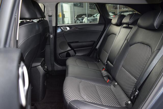 KIA CEE D Ceed Sportswagon 1.5 T-GDi DynamicPlusLine | Cruise Control Adaptive | Stoel + Stuurwiel Verwarming | Camera | Automaat | Half Leder |