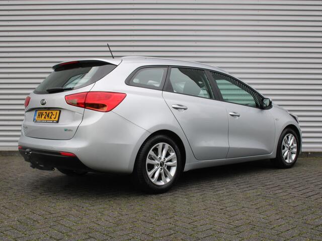 KIA CEE D cee'd Sportswagon 1.6 GDI First Edition | Trekhaak | Camera | Cruise | Navi | Airco | 16' LM | All season banden |