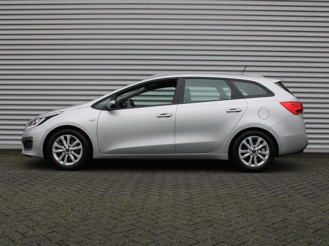 KIA CEE D cee'd Sportswagon 1.6 GDI First Edition | Trekhaak | Camera | Cruise | Navi | Airco | 16' LM | All season banden |