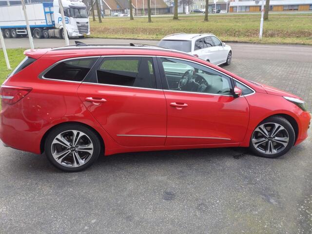 KIA CEE D cee'd Sportswagon 1.0 T-GDi GT-Line Summer Edition
