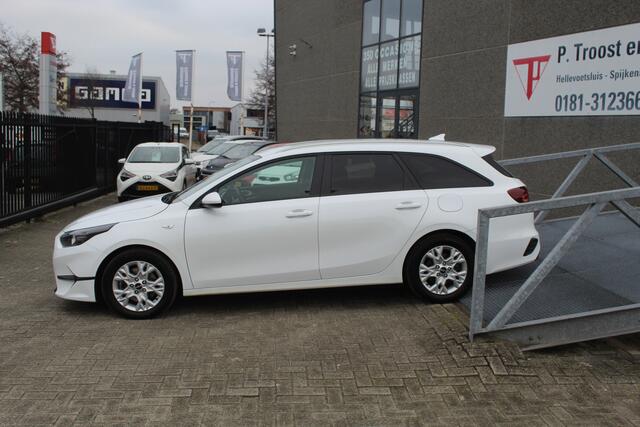 KIA CEE D Ceed Sportswagon 1.0 T-GDi DynamicPlusLine Stoelverwarming/Stuurverwarming/Achteruitrijcamera/Apple carplay/Licht metalen velgen/Cruise control/Lane assist