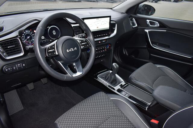 KIA CEE D Ceed 1.5 T-GDi DynamicPlusLine | Stuur + Stoelverwarming | Adaptieve Cruise Control | Navigatie | Tot 10 jaar Kia Garantie