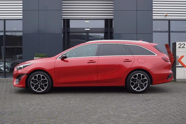 KIA CEE D Sportwagon 1.5 T-GDi GT-Line / Panodak / Navi / Camera/ Trekhaak afnb.