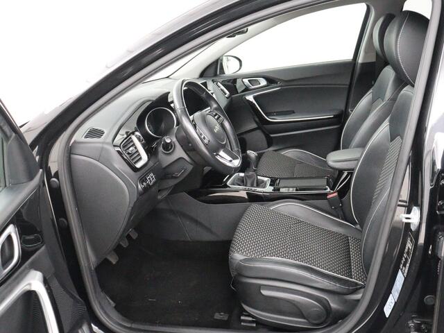 KIA CEE D Ceed 1.0 T-GDi DynamicPlusLine | Stoel & stuurverwarming | Trekhaak | Adaptive cruise | Camera | Carplay | Half leder | Keyless | Full LED | Navigatie