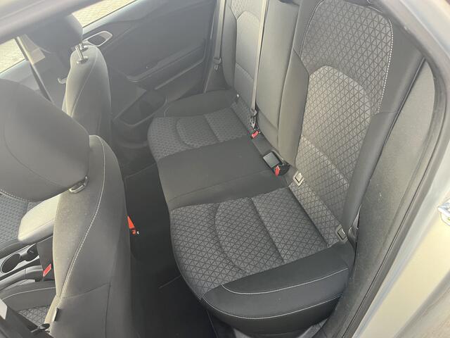KIA CEE D Ceed 1.6 CRDi DynamicLine / Cruise / Carplay / Clima / Lmv