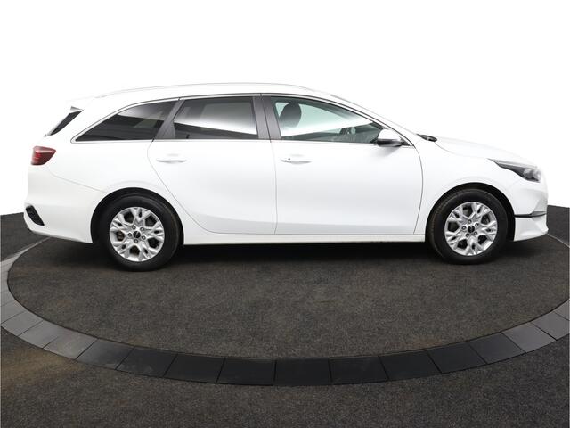 KIA CEE D Ceed Sportswagon 1.5 T-GDi DynamicPlusLine - Lichtmetalen Velgen - LED - Cruise Control - Stoel/Stuurverwarming - Dodehoek Detectie - Fabrieksgarantie Tot 2031