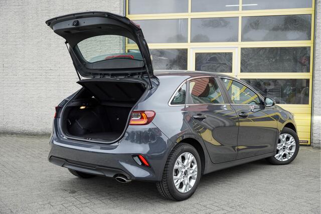 KIA CEE D Ceed 1.0 T-GDi 5drs DynamicLine BJ2022 Lmv 16" | Led V+A | Pdc | Achteruitrijcamera | App-Connect | Navi | Climate control | Cruise control | Getint glas
