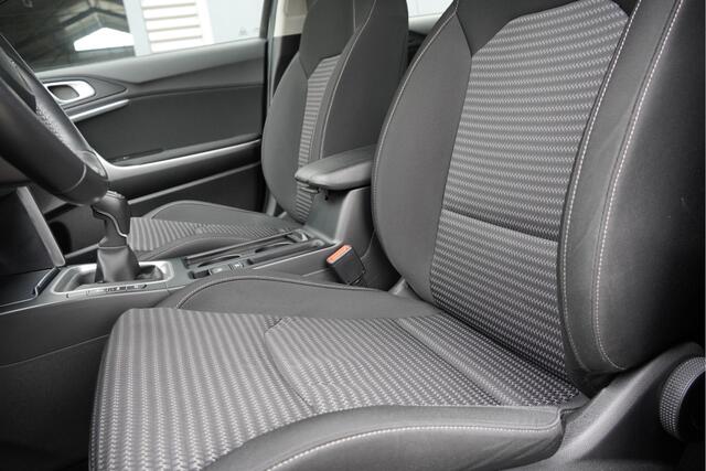 KIA CEE D Ceed 1.0 T-GDi 5drs DynamicLine BJ2022 Lmv 16" | Led V+A | Pdc | Achteruitrijcamera | App-Connect | Navi | Climate control | Cruise control | Getint glas