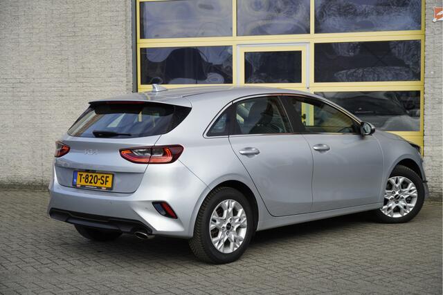 KIA CEE D Ceed 1.0 T-GDi 5drs DynamicLine BJ2023 Lmv 16" | Led V+A | Pdc | Achteruitrijcamera | App-Connect | Navi | Climate control | Cruise control | Getint glas