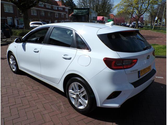 KIA CEE D Ceed 1.4 T-GDi DynamicPlusLine 141 PK,,, stuurverwarming nw banden
