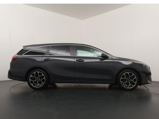 KIA CEE D Ceed Sportswagon 1.5 T-GDi GT-Line - Schuifkantel dak - Camera - Lichtmetalen GT Velgen - AppleCarplay - Android Auto - Adaptief cruise control - Fabrieksgarantie tot 05-2032 of 150.000km