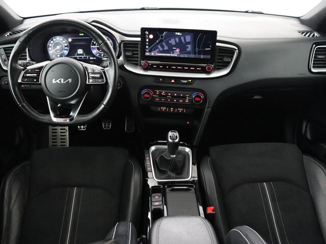 KIA CEE D Ceed 1.0 T-GDi GT-Line | Panoramadak | Leder/Alcantara | Stoelverwarming | Carplay | Keyless | Stuurverwarming | Digital Cockpit | Sportstoelen | Navigatie | Full LED | Camera | Dodehoek detectie